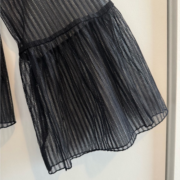 Aritzia Babaton Humbert Blouse Black Mesh Top Size XS Shell - Picture 8 of 9